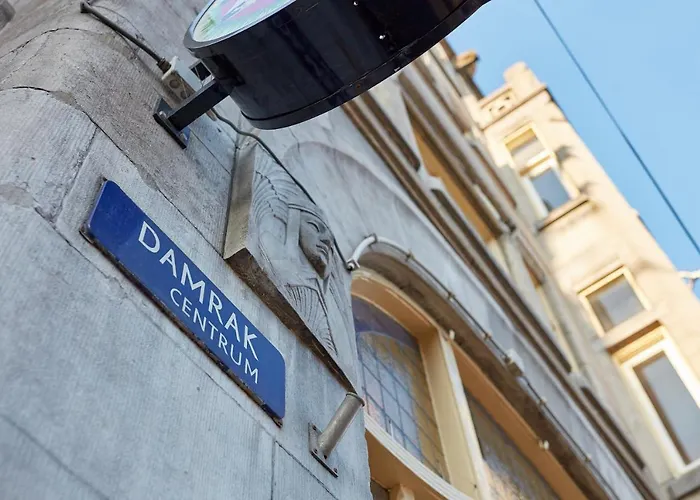 Damrak Short Stay Amsterdam